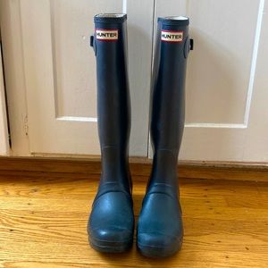 Women’s Tall Hunter Navy Blue Rain Boots size 39 - fits like an 8.5